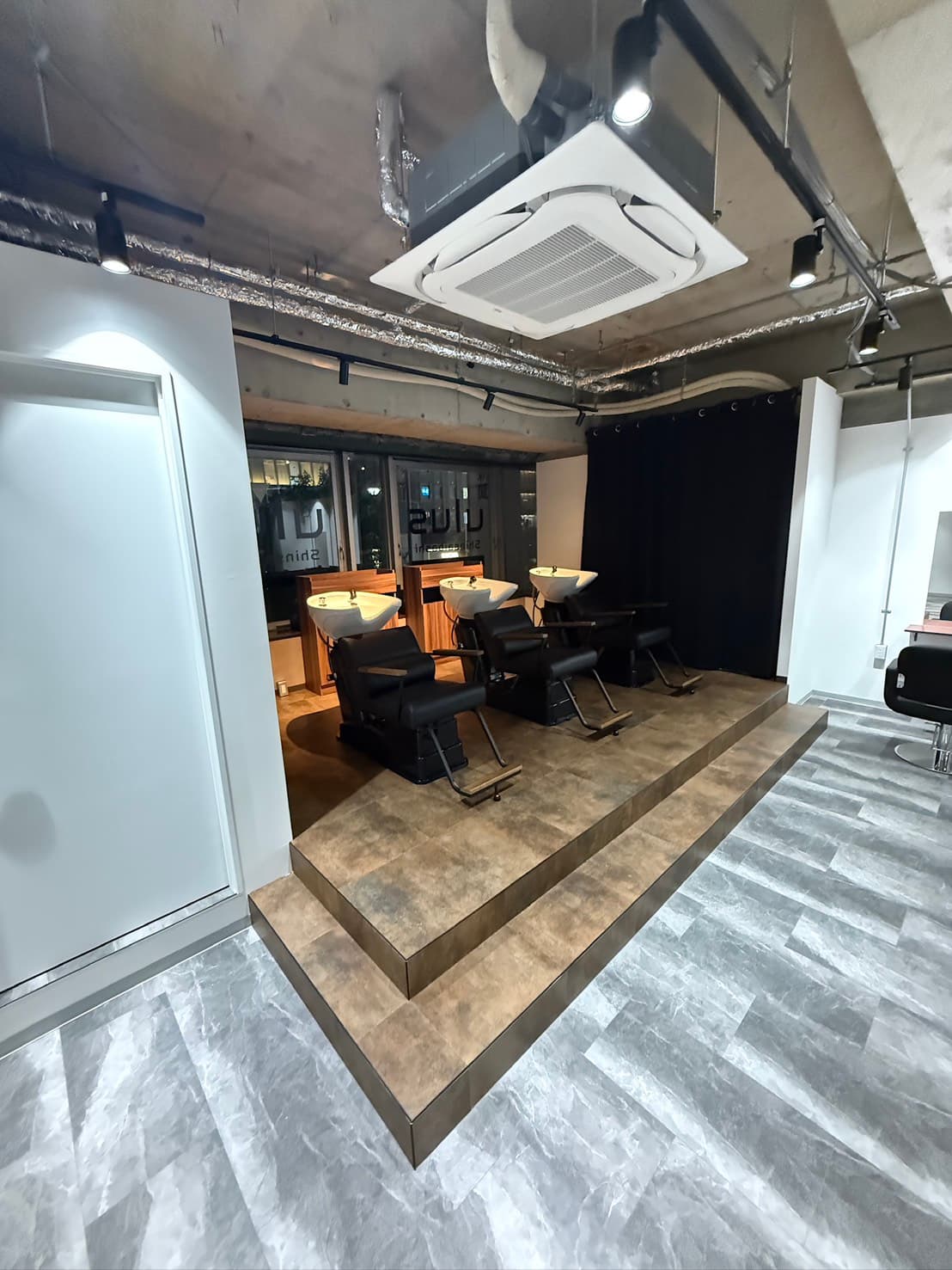 ulus Shinsaibashi ANNEX 内観
